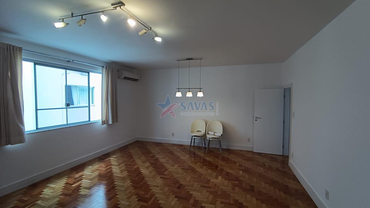 APTO DE 03 DORMITÓRIOS - PRÓXIMO AO COLÉGIO CATARINENSE